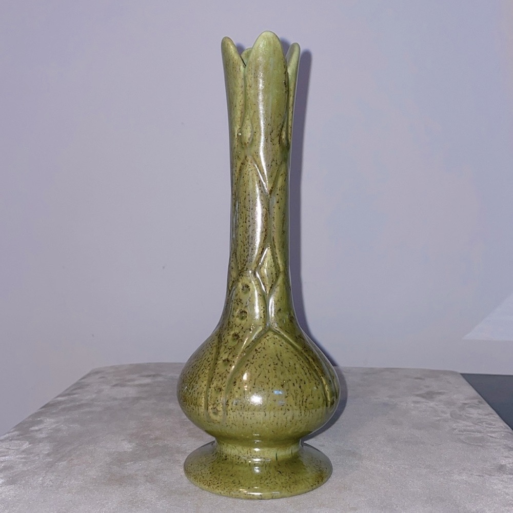 Haeger Pottery Vintage Avocado Green Glazed Footed Bud Vase 8.25” Signed MCM EUC